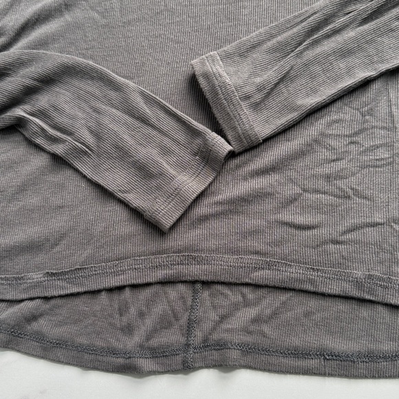 Free People Ribbed Long Sleeve Scoop Neck A Line Swing Tee Size Small - Picture 8 of 11